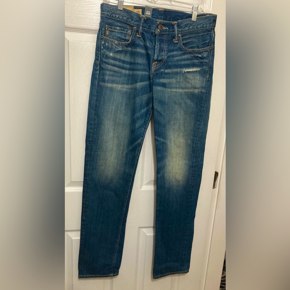 *NWT* Abercrombie distressed jeans